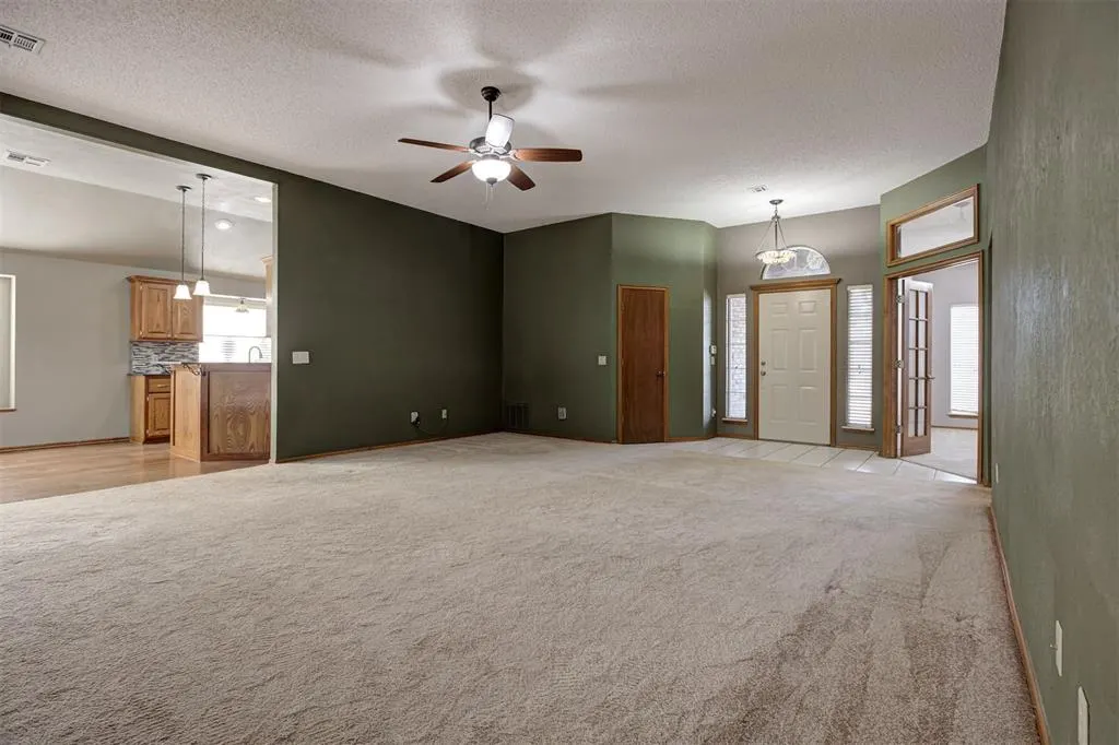 Photo 7 — 1825 SE 1st Street, Moore, OK 73160