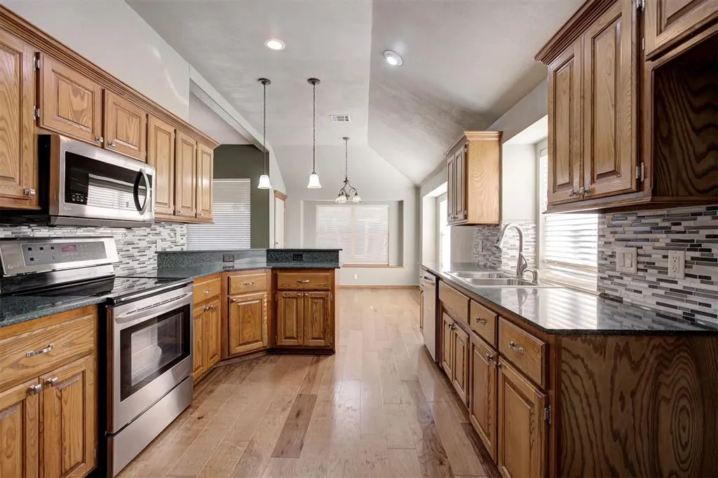 Photo 18 — 1825 SE 1st Street, Moore, OK 73160
