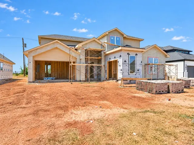 Photo 2 — 15433 Capri Lane, Edmond, OK 73013