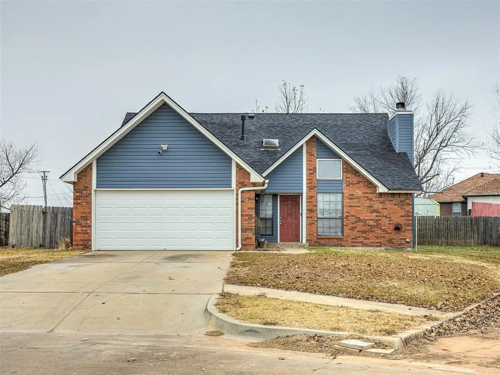 Front exterior — 2101 NE 11th Street, Moore, OK 73160