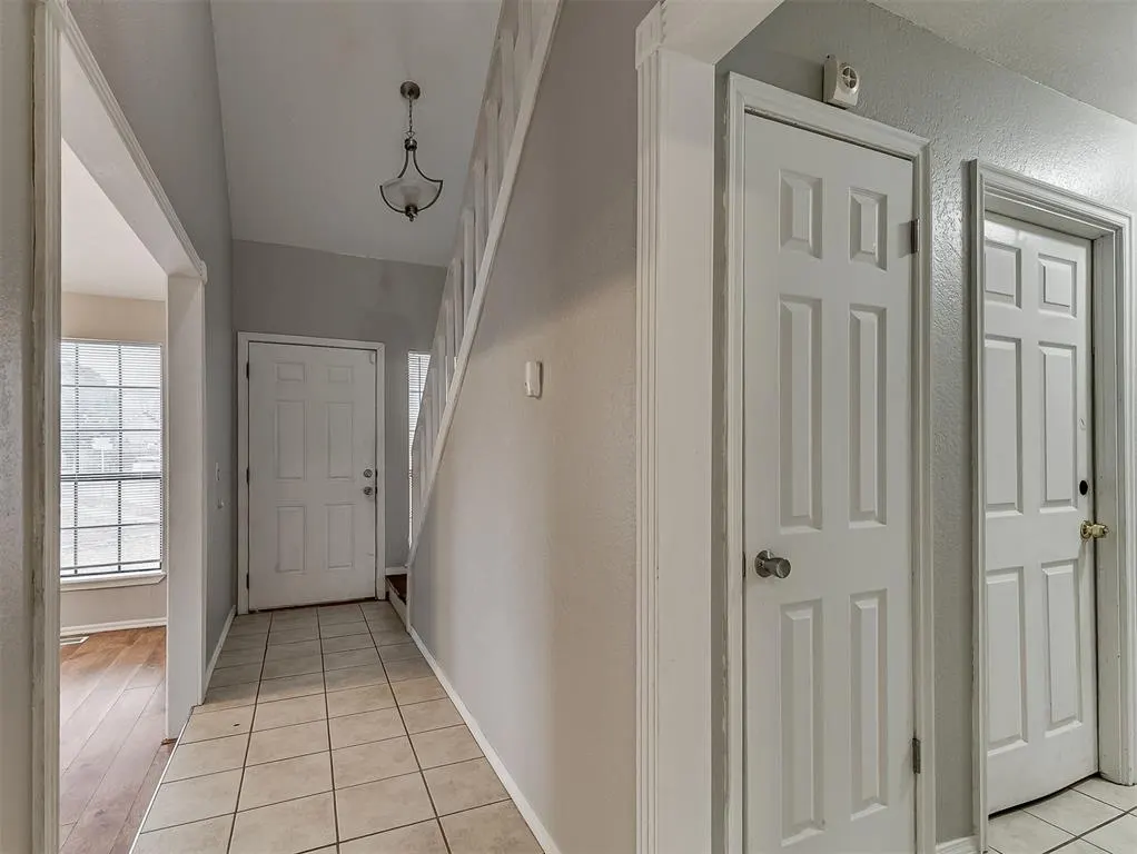 Photo 5 — 2101 NE 11th Street, Moore, OK 73160