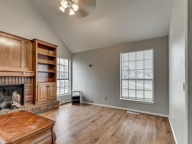 Photo 7 — 2101 NE 11th Street, Moore, OK 73160
