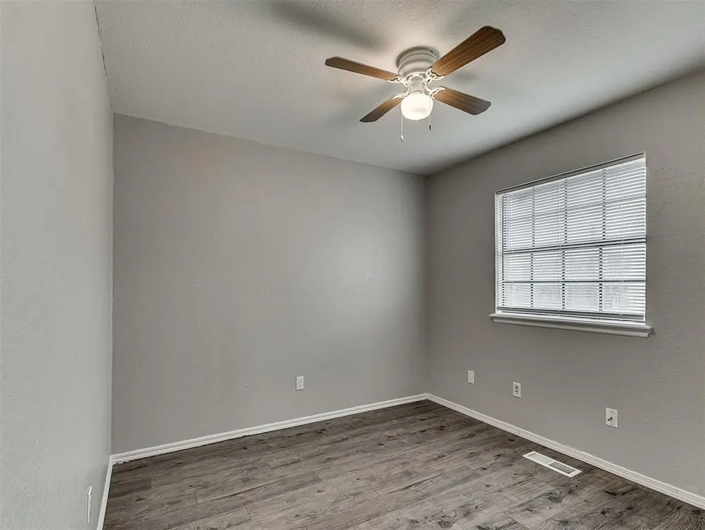 Photo 19 — 2101 NE 11th Street, Moore, OK 73160