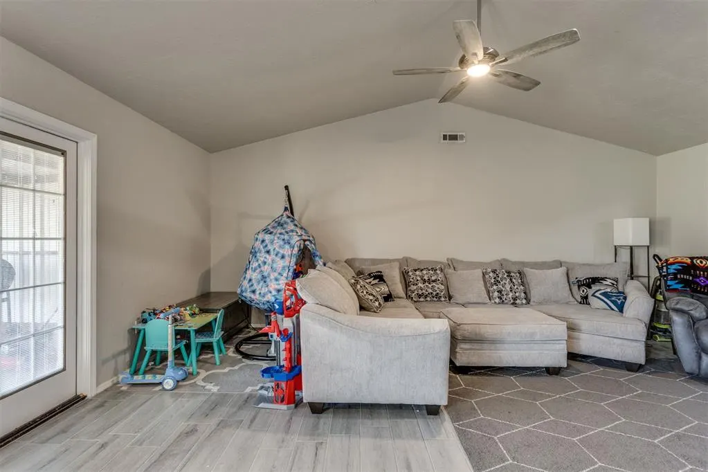 Photo 10 — 12 N Rice Roads, Shawnee, OK 74804