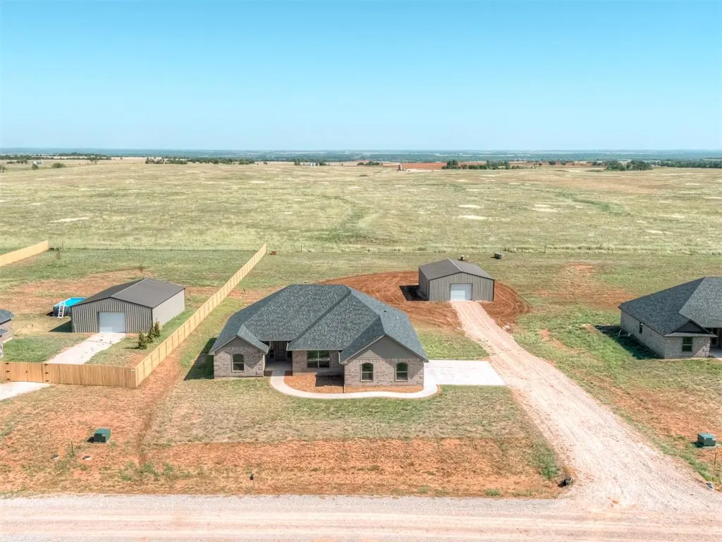 Front exterior — 24953 Belmont Pass, Cashion, OK 73016