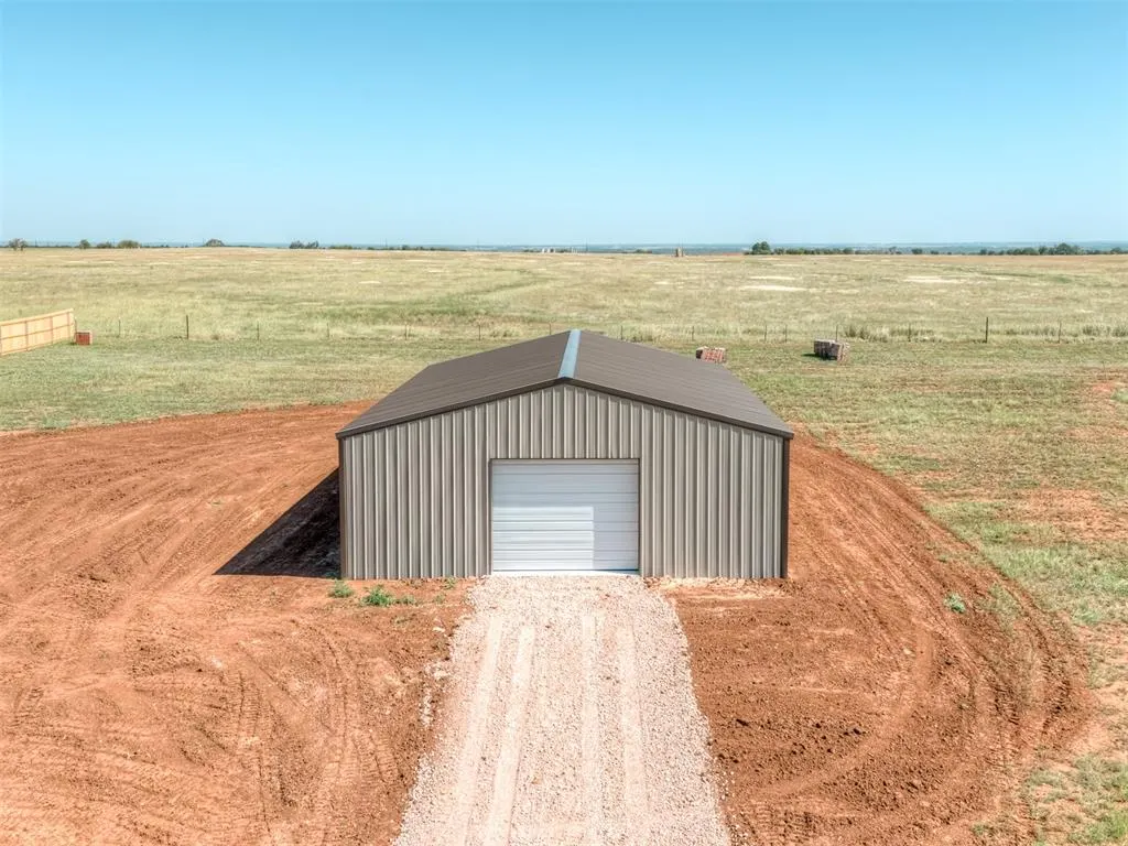 Photo 3 — 24953 Belmont Pass, Cashion, OK 73016