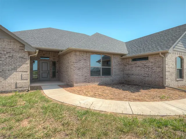 Photo 4 — 24953 Belmont Pass, Cashion, OK 73016