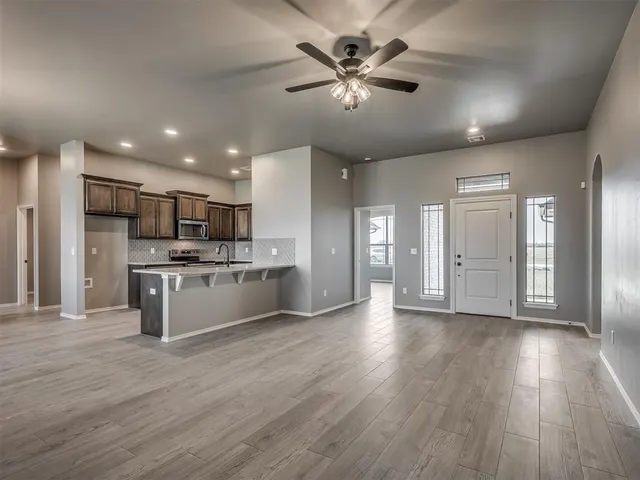 Photo 5 — 24953 Belmont Pass, Cashion, OK 73016