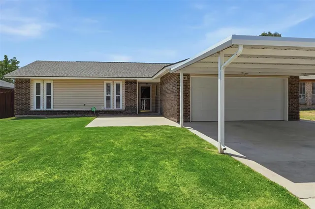Photo 3 — 11804 O Casey Street, Yukon, OK 73099