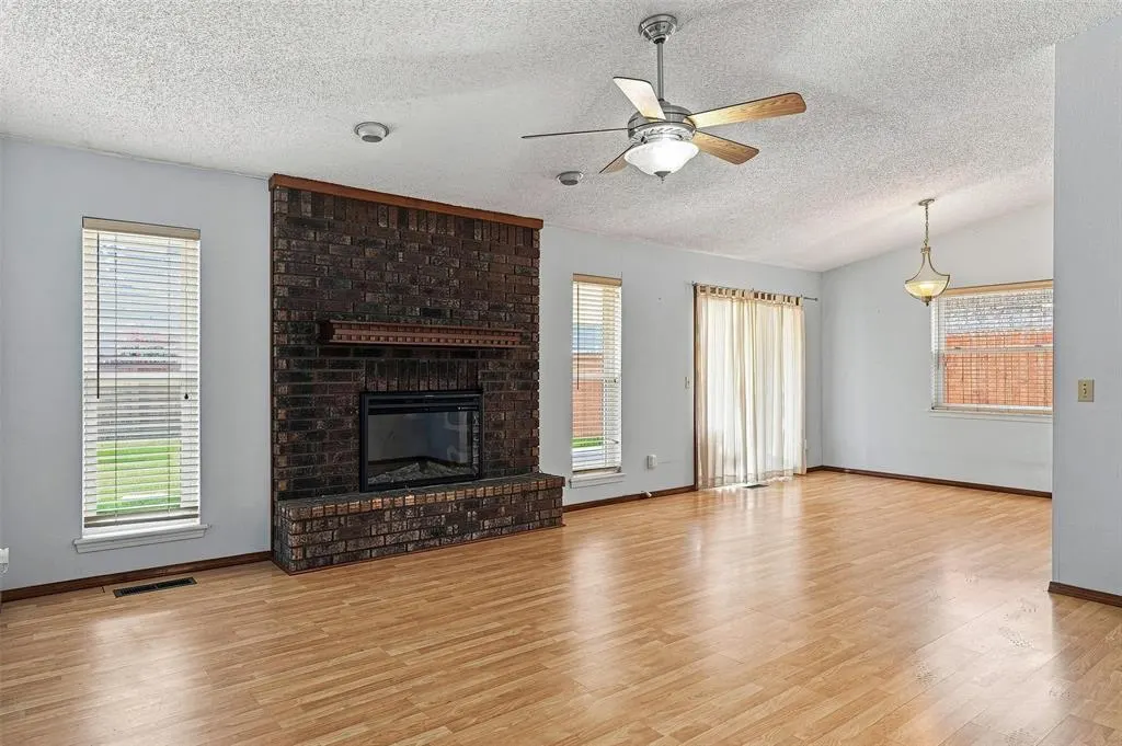 Photo 5 — 11804 O Casey Street, Yukon, OK 73099