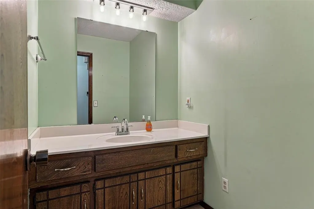 Photo 17 — 11804 O Casey Street, Yukon, OK 73099