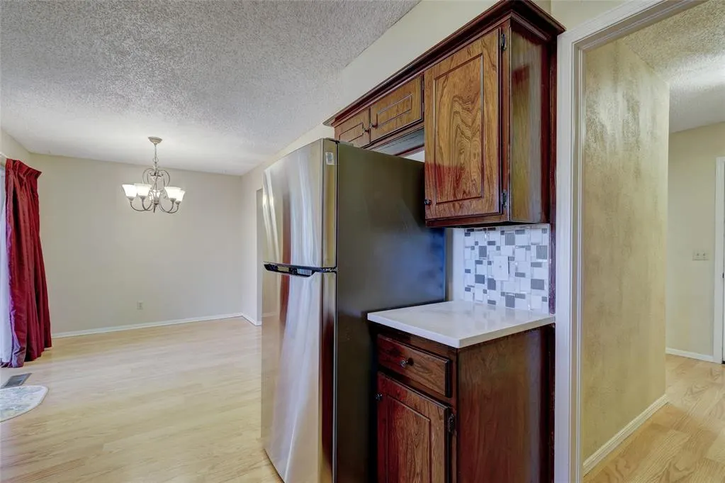 Photo 10 — 841 N Robinson Avenue, Oklahoma City, OK 73170