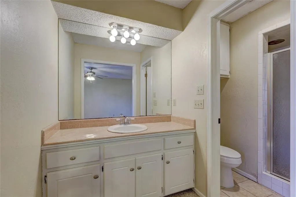 Photo 13 — 841 N Robinson Avenue, Oklahoma City, OK 73170