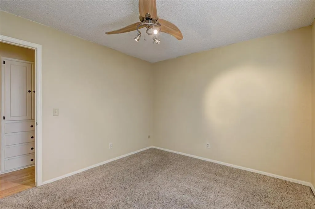 Photo 18 — 841 N Robinson Avenue, Oklahoma City, OK 73170