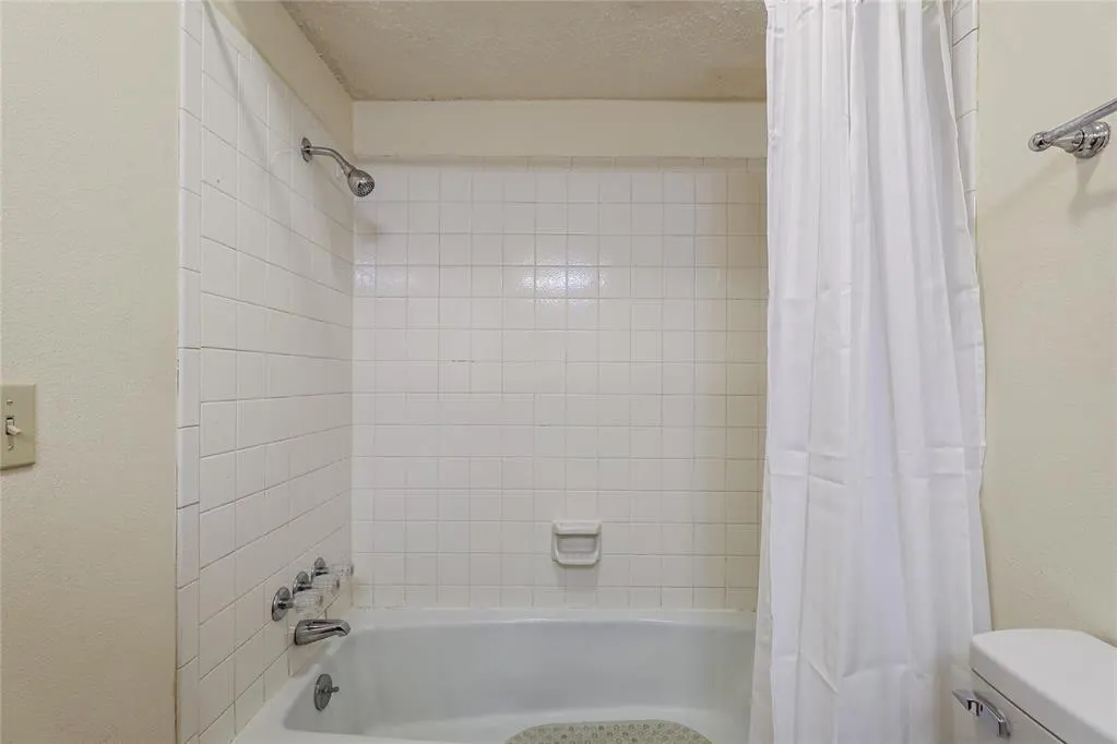 Photo 20 — 841 N Robinson Avenue, Oklahoma City, OK 73170