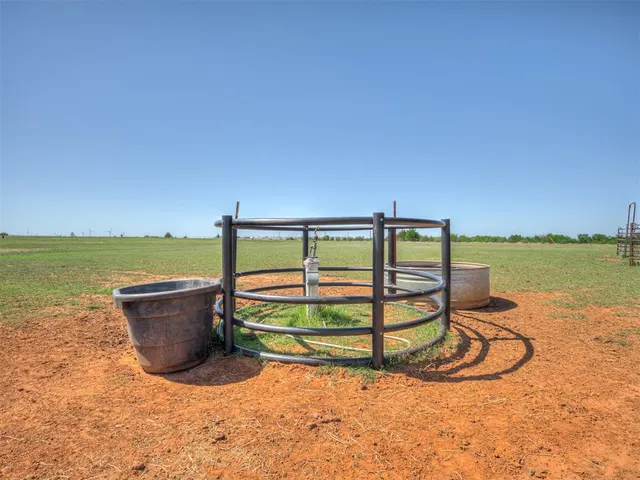 Photo 5 — 28616 N 2960 Street, Cashion, OK 73016