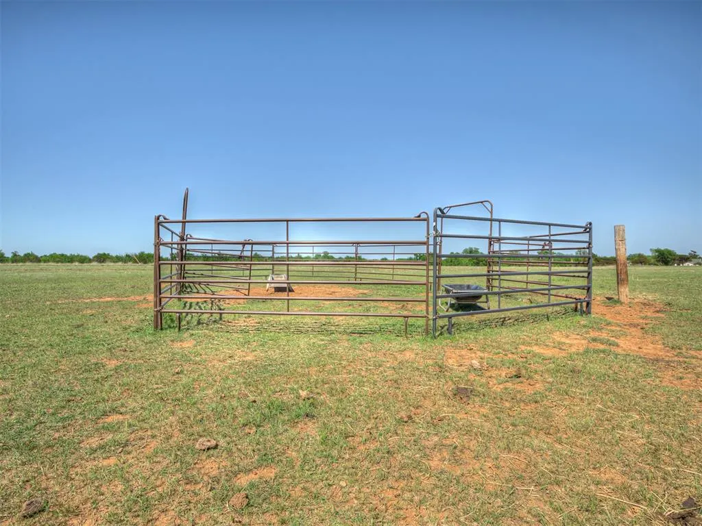 Photo 6 — 28616 N 2960 Street, Cashion, OK 73016