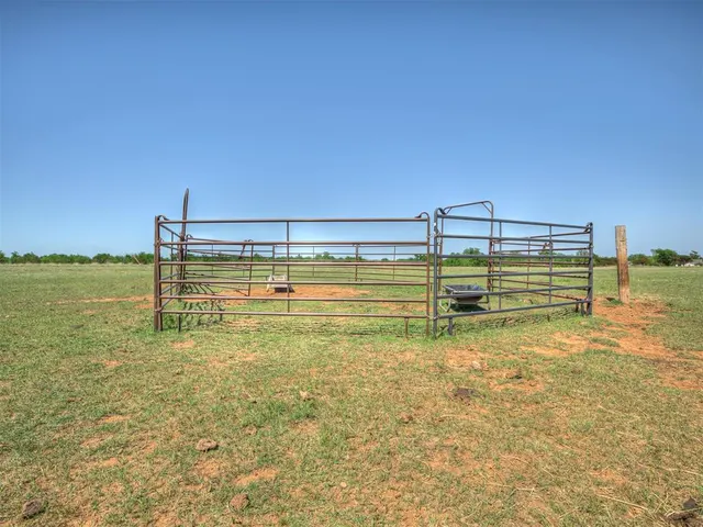 Photo 6 — 28616 N 2960 Street, Cashion, OK 73016