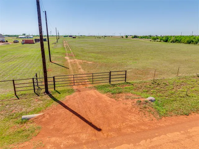 Photo 8 — 28616 N 2960 Street, Cashion, OK 73016