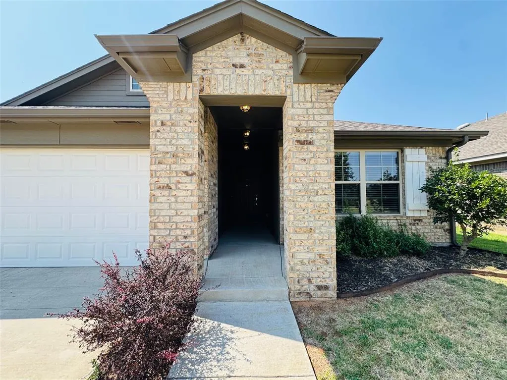Front exterior — 12948 NW 3rd Terrace, Yukon, OK 73099