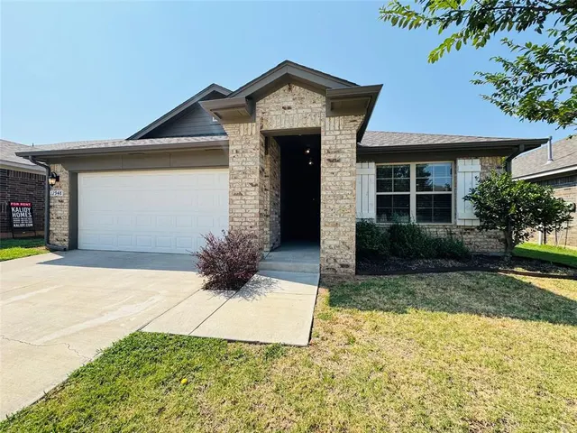 Photo 2 — 12948 NW 3rd Terrace, Yukon, OK 73099