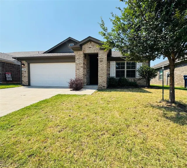 Photo 3 — 12948 NW 3rd Terrace, Yukon, OK 73099