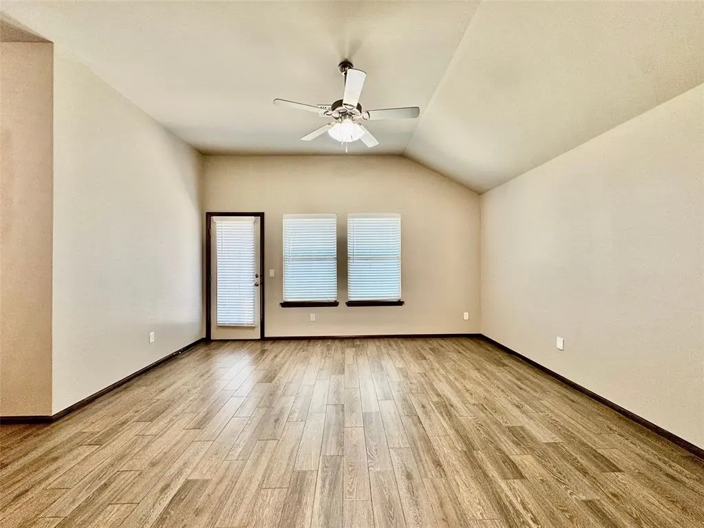 Photo 10 — 12948 NW 3rd Terrace, Yukon, OK 73099