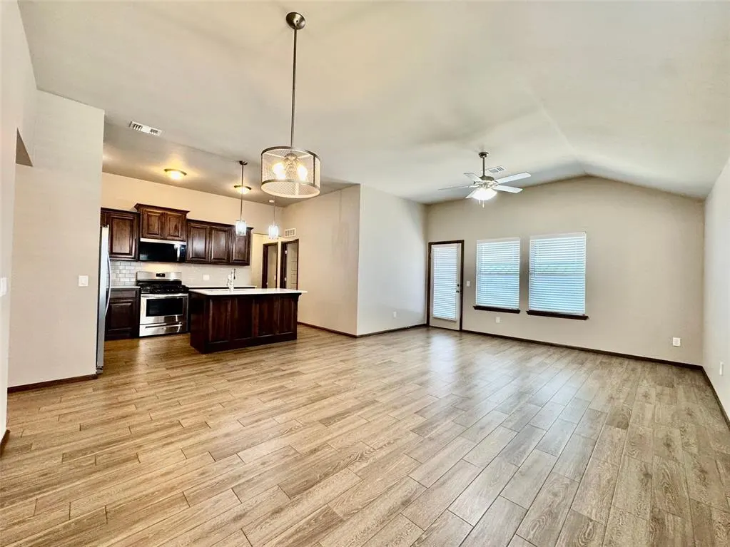 Photo 13 — 12948 NW 3rd Terrace, Yukon, OK 73099