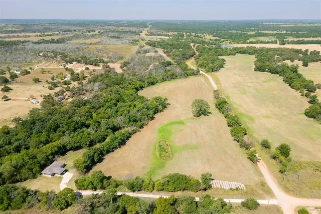 Photo 2 — E Praire Grove Rd, Guthrie, OK 73044