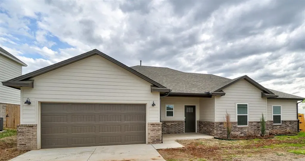 Front exterior — 528 NW 175th Street, Edmond, OK 73012