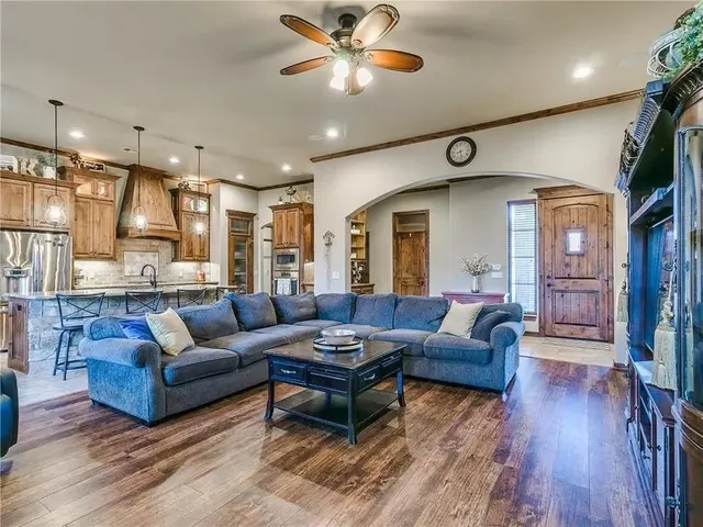 Photo 2 — 12609 NW 7th Court, Yukon, OK 73099