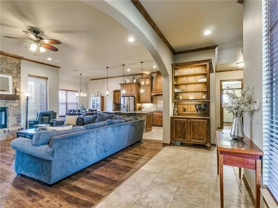 Photo 3 — 12609 NW 7th Court, Yukon, OK 73099