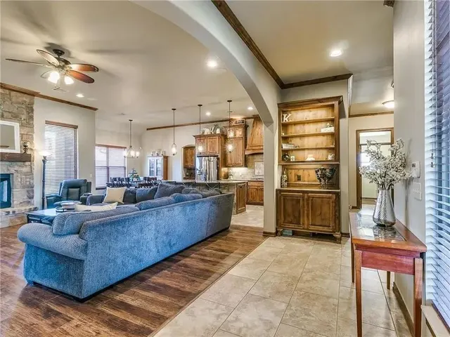 Photo 3 — 12609 NW 7th Court, Yukon, OK 73099