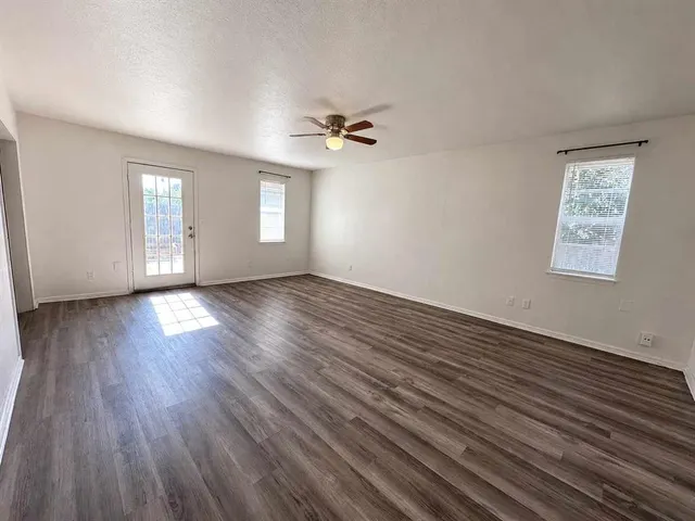 Photo 6 — 208 Cherrywood Drive, Oklahoma City, OK 73160