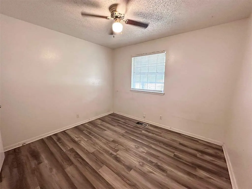 Photo 14 — 208 Cherrywood Drive, Oklahoma City, OK 73160