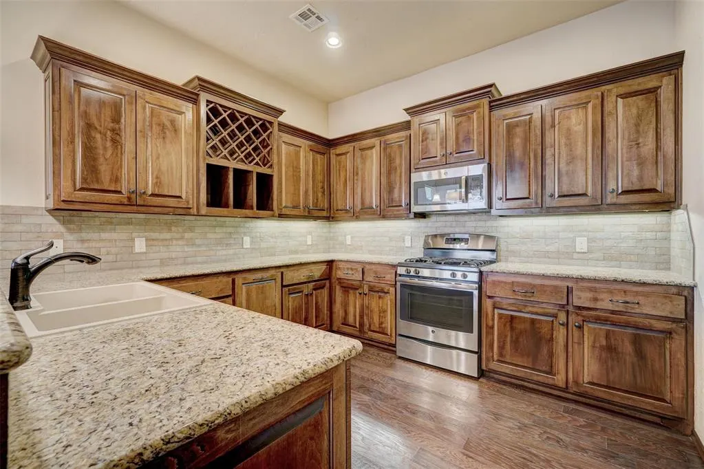 Photo 9 — 232 SW 169th Street, Oklahoma City, OK 73170
