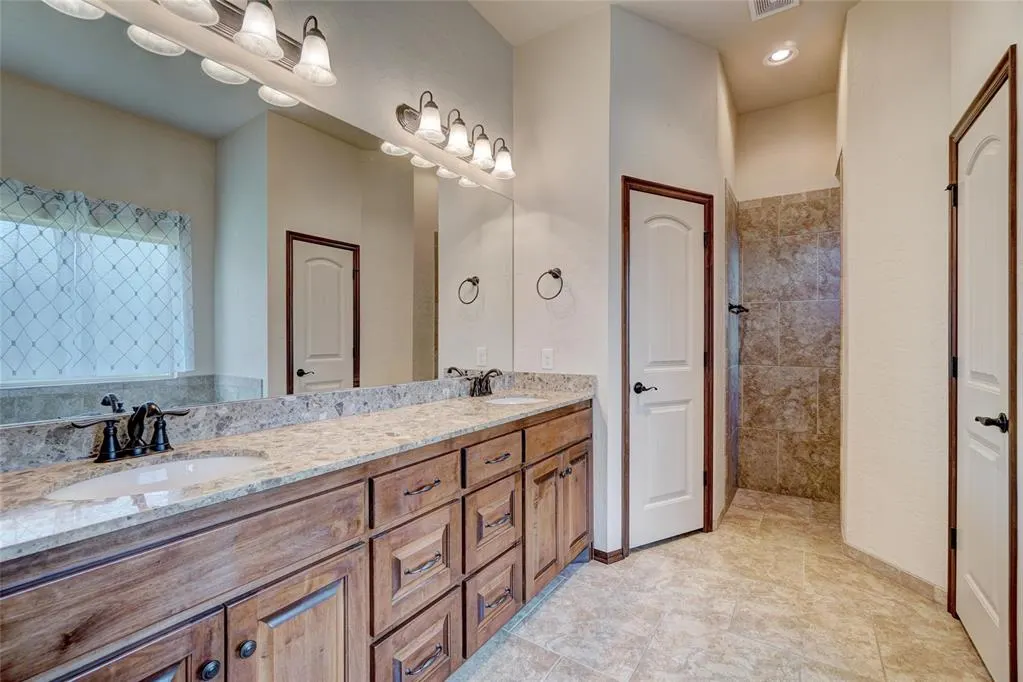 Photo 14 — 232 SW 169th Street, Oklahoma City, OK 73170