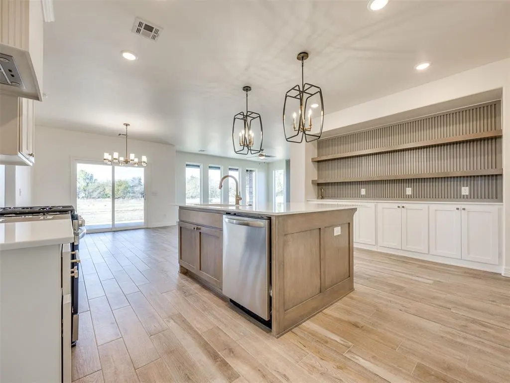 Photo 4 — 9432 NW 75th Street, Yukon, OK 73099