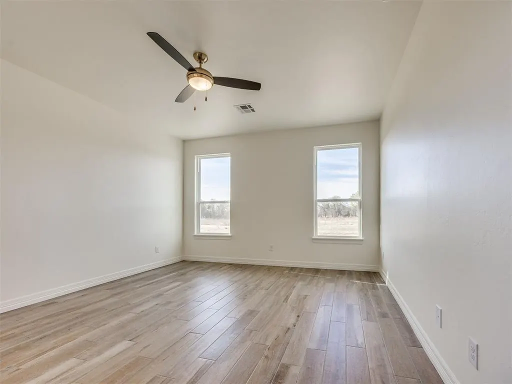 Photo 9 — 9432 NW 75th Street, Yukon, OK 73099
