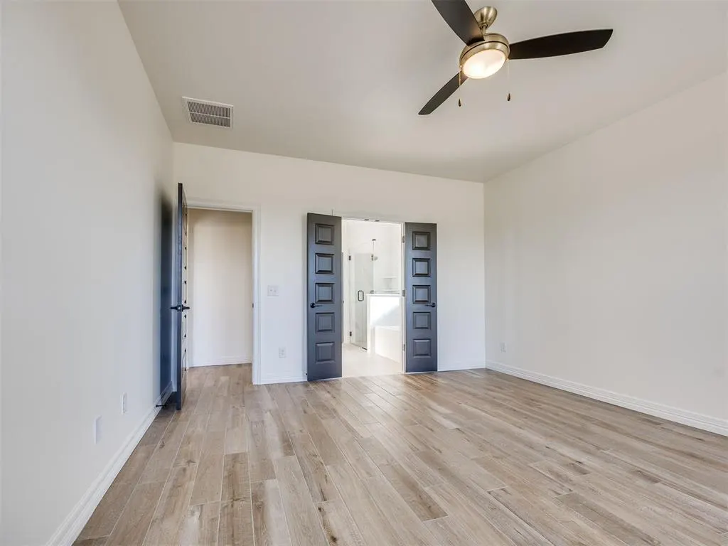 Photo 10 — 9432 NW 75th Street, Yukon, OK 73099