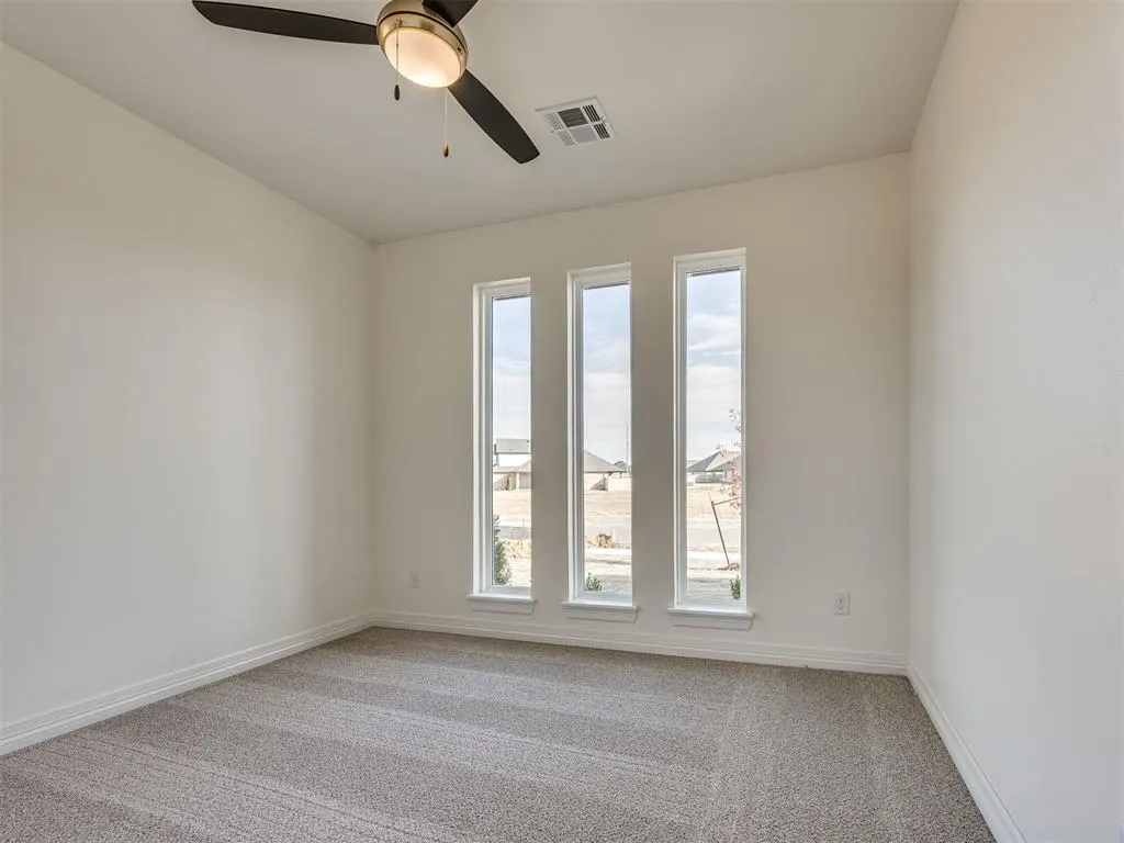 Photo 12 — 9432 NW 75th Street, Yukon, OK 73099