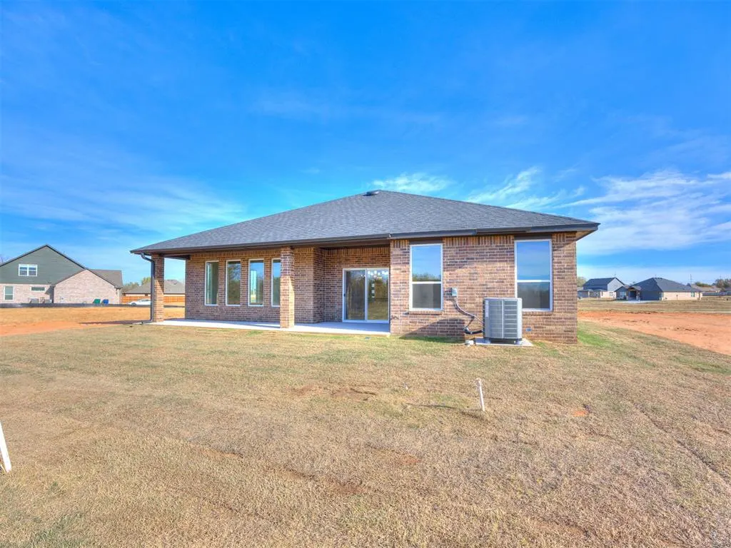 Photo 15 — 9432 NW 75th Street, Yukon, OK 73099