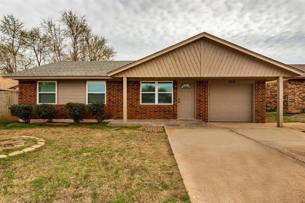 Front exterior — 722 W Perry Drive, Mustang, OK 73064