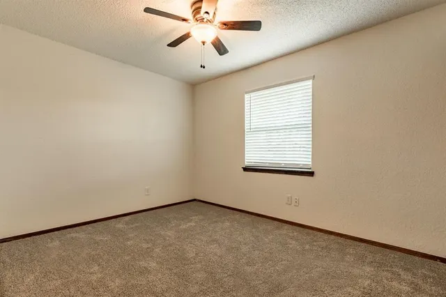 Photo 5 — 722 W Perry Drive, Mustang, OK 73064