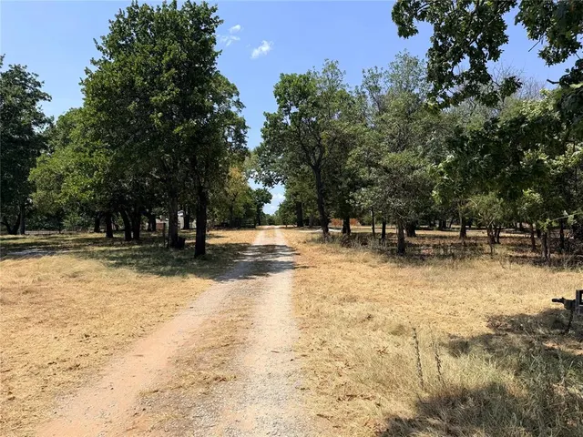 Photo 3 — 1651 Kiamichi Road, Norman, OK 73026