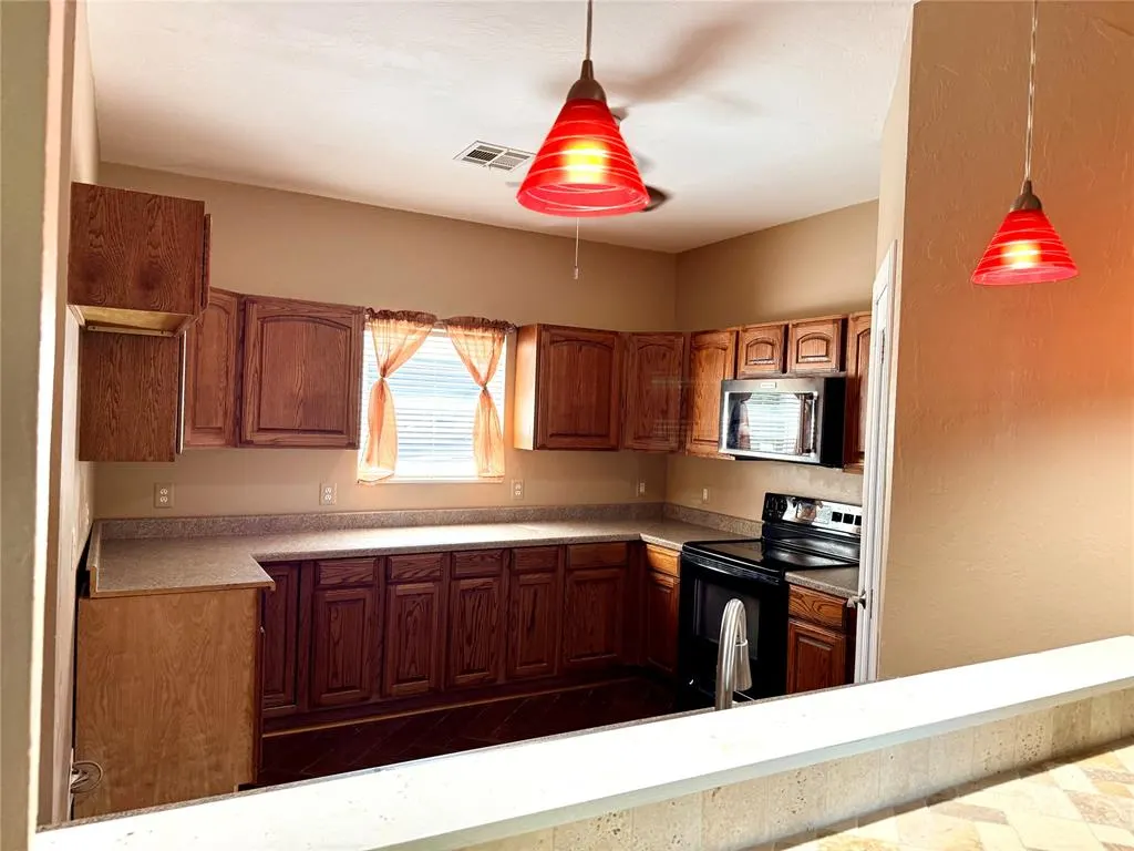 Photo 6 — 1651 Kiamichi Road, Norman, OK 73026