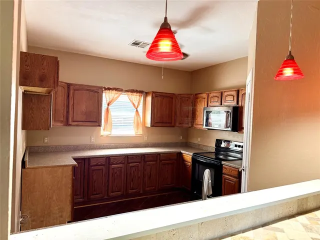 Photo 6 — 1651 Kiamichi Road, Norman, OK 73026