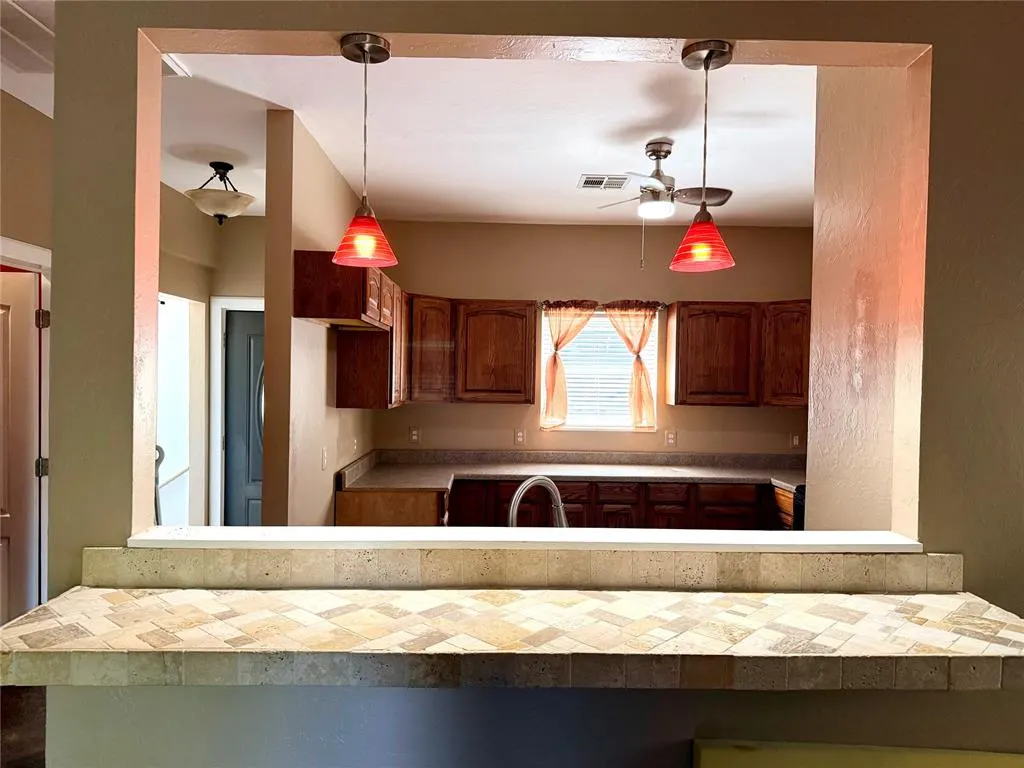 Photo 7 — 1651 Kiamichi Road, Norman, OK 73026