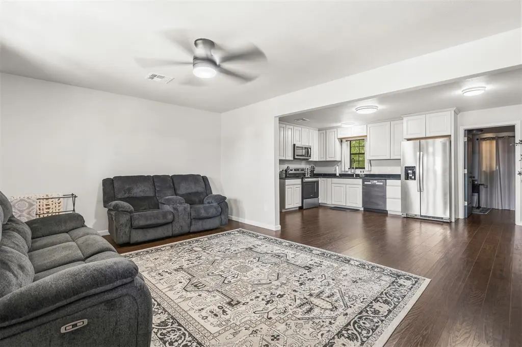 Photo 3 — 107 W Stewart Street, Paoli, OK 73074