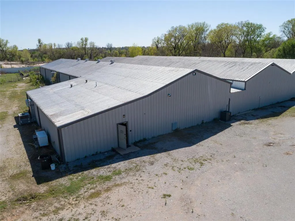 Photo 2 — 910 S 6th Avenue, Purcell, OK 73080